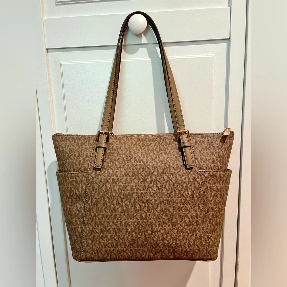 Michael Kors Jet Set Tote - Picture 2 of 9